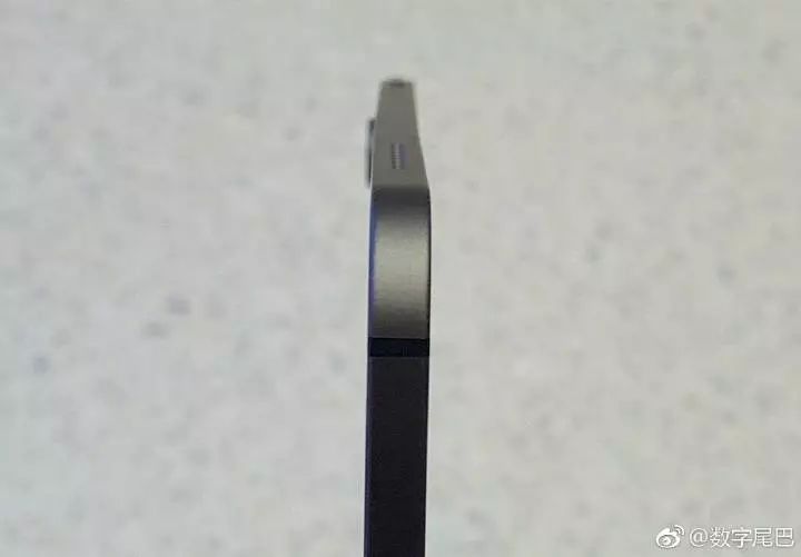 蘋(píng)果iPadPro身陷“彎曲門(mén)”蘋(píng)果官方回應(yīng)讓粉絲寒心