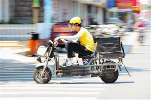 公益訴訟督促關(guān)停整改污染企業(yè)23家，“護(hù)住”33處河道