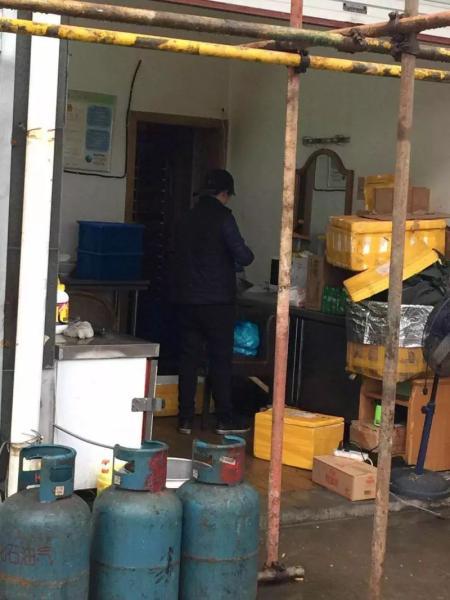 寧波多家熱銷外賣店大調查 環境臟亂差衛生問題突出